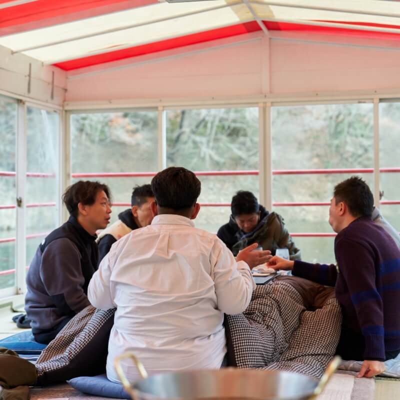 冬の帝釈峡こたつ付き遊覧船