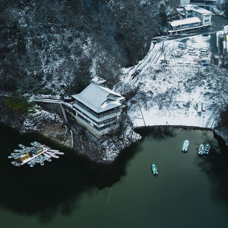 冬の帝釈峡こたつ付き遊覧船